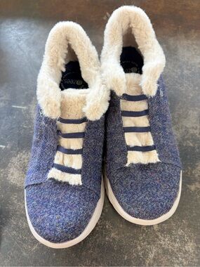 Bzees Women's Navy Blue Tweed Slip-On Sneakers with Cream Faux Fur